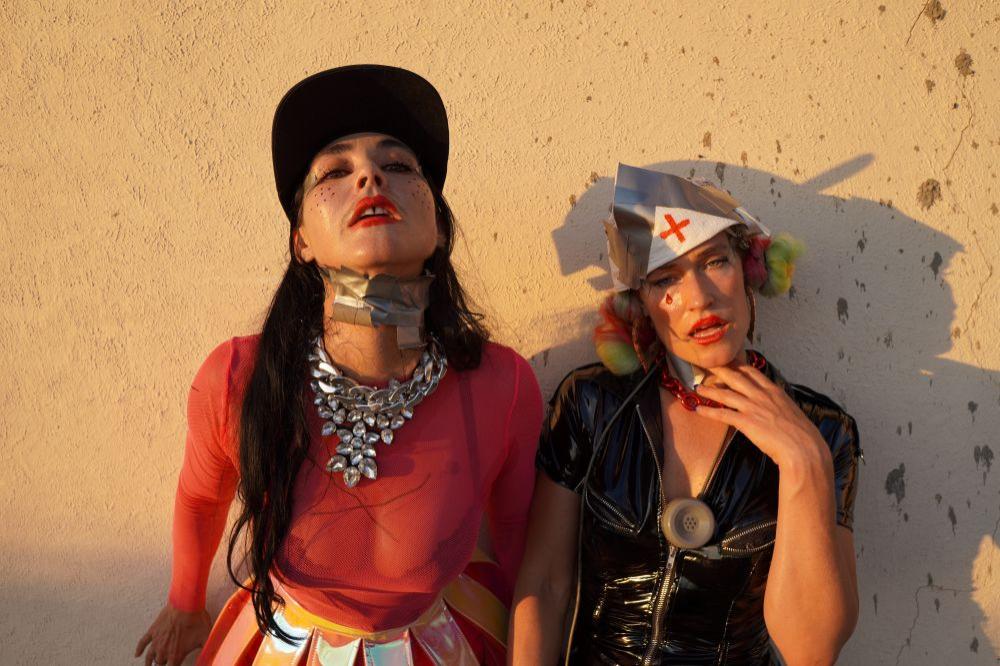 Ikoniskais duets CocoRosie uzstāsies Koncertzālē “Cēsis”